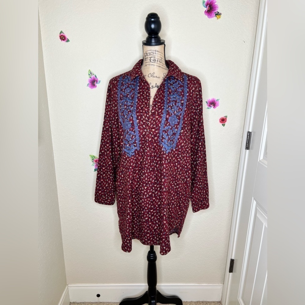 Ivy Jane Blue Embroidered Floral Burgundy Tunic Style Dress  Size Medium